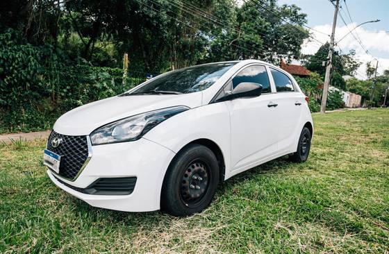 HYUNDAI HB20 1.0 UNIQUE 12V FLEX 4P MANUAL HYUNDAI HB20 1.0 UNIQUE 12V FLEX 4P MANUAL